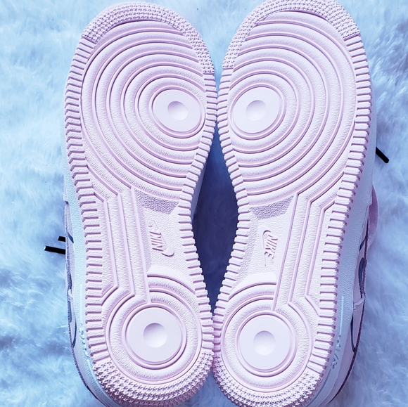 New Youth Or Womens equivalent size 8.5 Nike AF1 - Picture 2 of 8